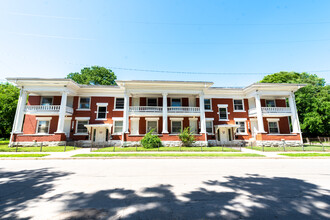 2712 E 26th St in Kansas City, MO - Foto de edificio - Building Photo