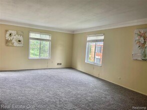 688 E Fox Hills Dr in Bloomfield Hills, MI - Building Photo - Building Photo