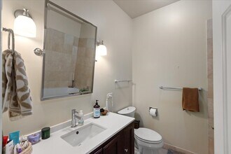 2041 W Potomac Ave, Unit 2 in Chicago, IL - Foto de edificio - Building Photo
