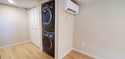 371 Bridge St E in Belleville, ON - Building Photo - Building Photo