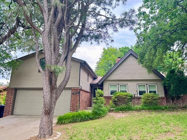 property at 3812 NE 142nd Cir