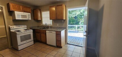 4678 N Springs Ln in Kennesaw, GA - Building Photo - Building Photo