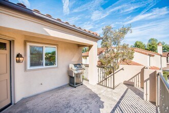 129 Corsica Dr in Newport Beach, CA - Building Photo - Building Photo