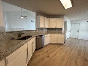 3720 Crescent Walk Ln NE in Suwanee, GA - Building Photo - Building Photo