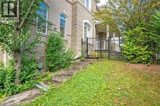 5410 Duchess Ct in Burlington, ON - Building Photo - Building Photo