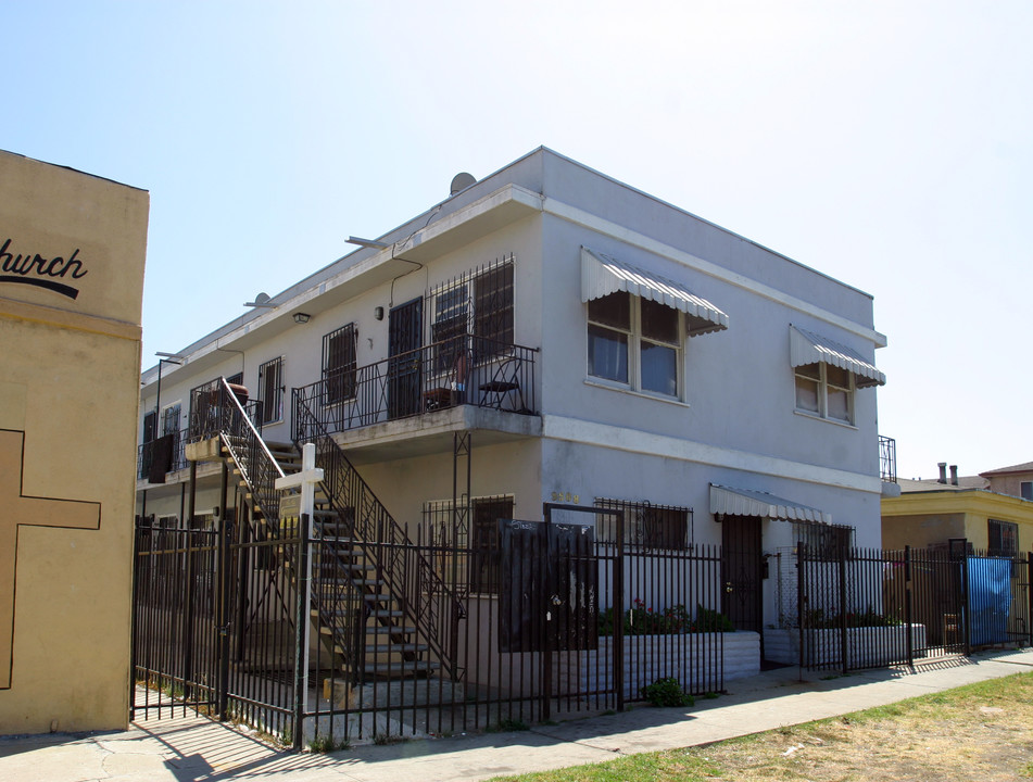 9508 S Western Ave in Los Angeles, CA - Building Photo