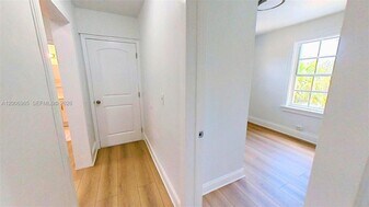8240 NE 3rd Ave in Miami, FL - Building Photo