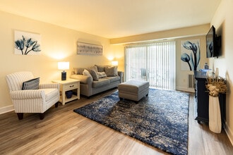 Woodridge Apartments in Randallstown, MD - Foto de edificio - Building Photo