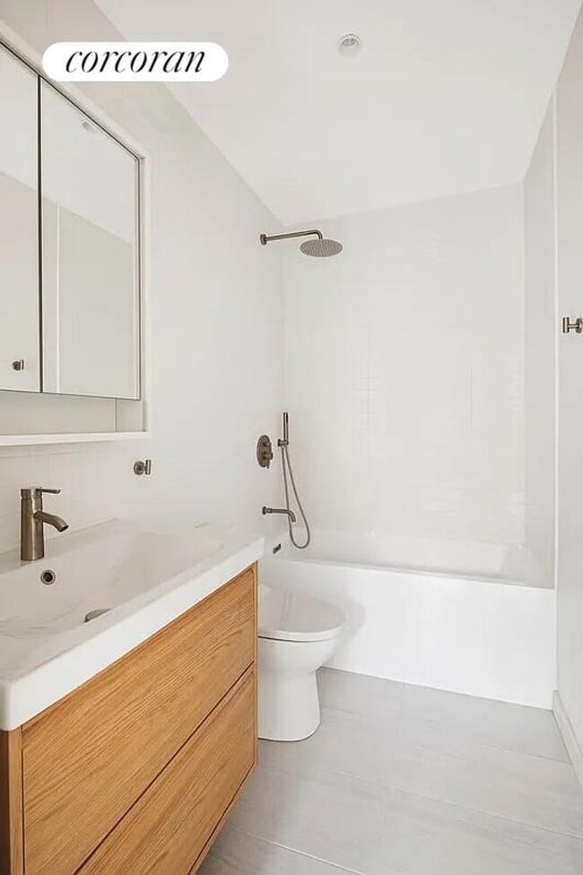 447 W 51st St in New York, NY - Building Photo - Building Photo