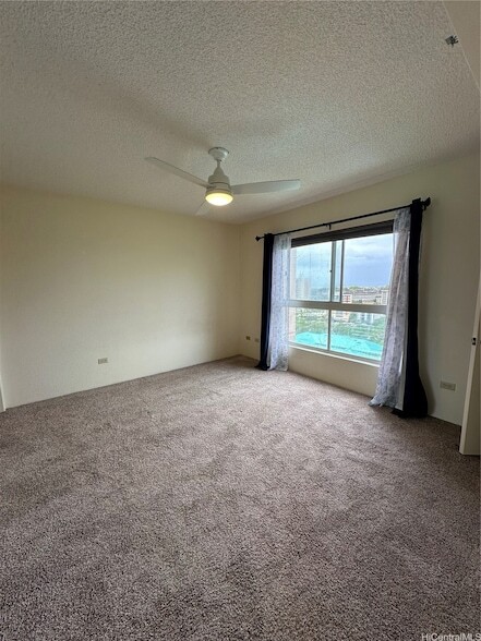3075 Ala Poha Pl in Honolulu, HI - Building Photo - Building Photo