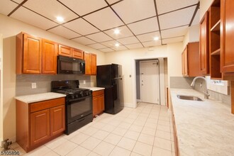 42 James St-Unit -2 in Bloomfield, NJ - Building Photo - Building Photo