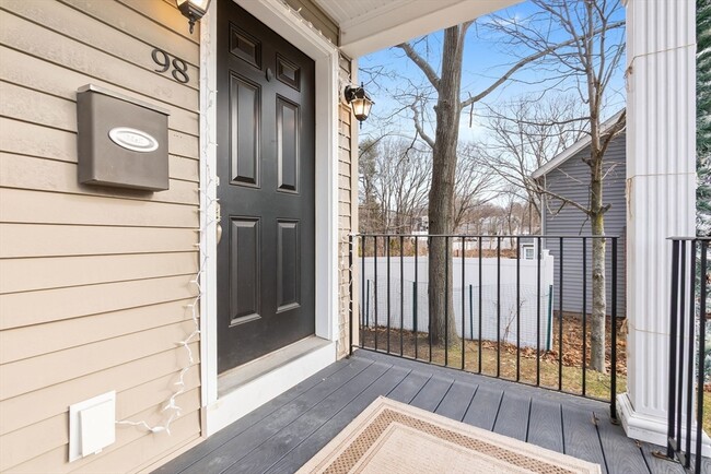 98 Poplar St in Danvers, MA - Building Photo - Building Photo