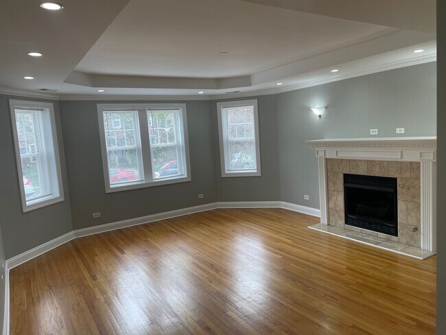 6234 N Sacramento Ave in Chicago, IL - Building Photo - Building Photo