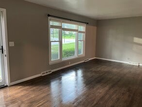 3811 E 107th Ter in Kansas City, MO - Building Photo - Building Photo
