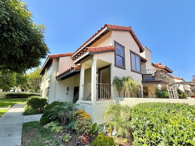 property at 2231 Martinique Ln