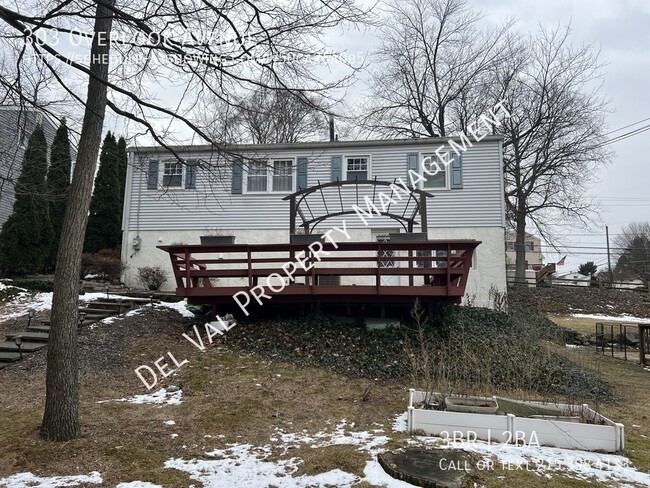 303 Overlook Ave in Willow Grove, PA - Building Photo - Building Photo