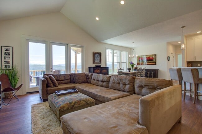 14070 SE Baumback Ave in Sandy, OR - Building Photo - Building Photo