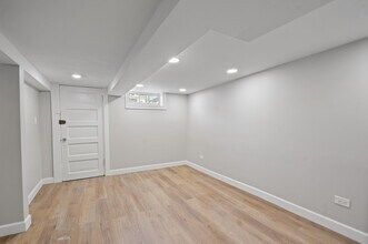 3751 N Clifton Ave in Chicago, IL - Building Photo - Building Photo