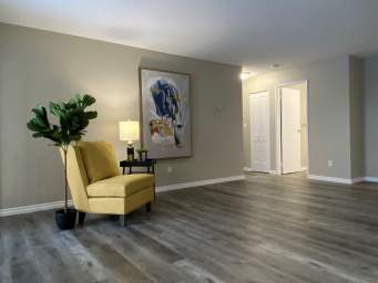 Pinecrest Apartments in Stettler, AB - Building Photo - Building Photo