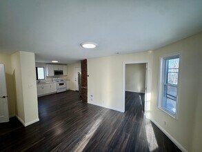 55 Myrtle St in Everett, MA - Building Photo - Building Photo