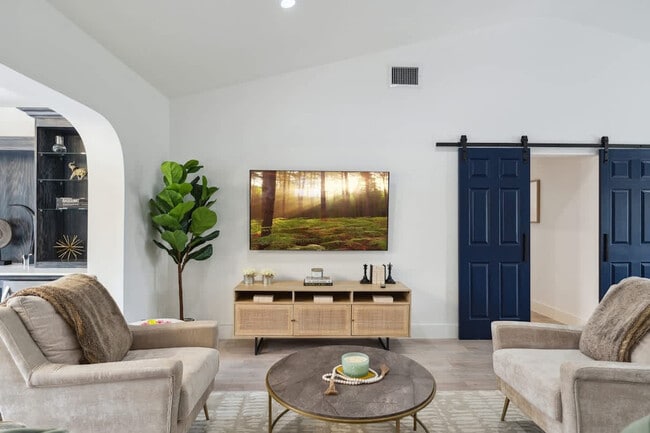 2205 NE 30th St in Lighthouse Point, FL - Building Photo - Building Photo