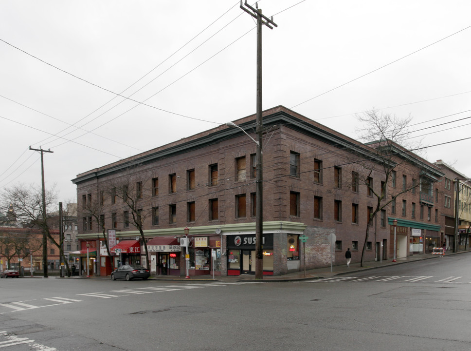 670 Weller St S in Seattle, WA - Building Photo