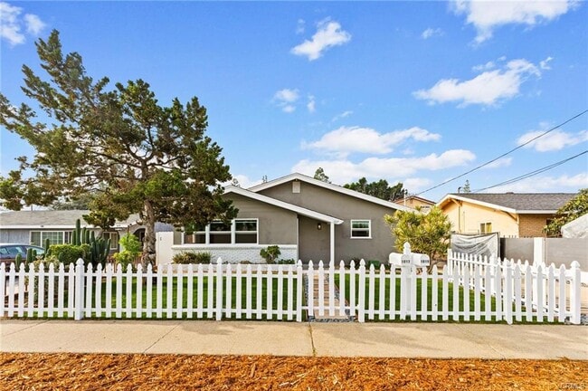 1017 Avenida de Pio Pico in Placentia, CA - Building Photo - Building Photo