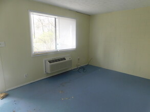 1215 Shields Ferry Rd-Unit -1215S SHIELDS FERRY in Morristown, TN - Building Photo - Building Photo