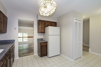 11906 Shagbark Dr in Rockville, MD - Building Photo - Building Photo
