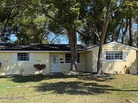 1059 Glynlea Rd in Jacksonville, FL - Building Photo