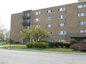 20333 Detroit Rd in Rocky River, OH - Building Photo