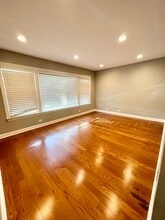 5755 S Meade Ave, Unit 2 in Chicago, IL - Building Photo - Building Photo