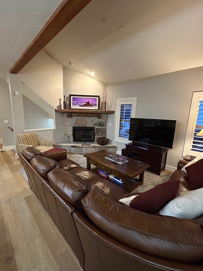 1975 Paddington Dr in Park City, UT - Building Photo - Building Photo