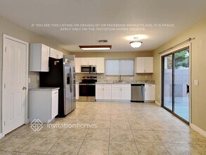 1043 S Firehole Dr in Chandler, AZ - Building Photo - Building Photo