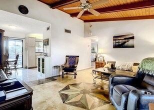 5894 Longbow Ln in West Palm Beach, FL - Foto de edificio - Building Photo