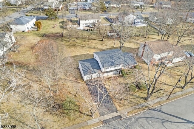 25 Sandalwood Dr in Parsippany Troy Hills, NJ - Building Photo - Building Photo