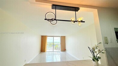 1465 NE 123rd St in North Miami, FL - Building Photo - Building Photo