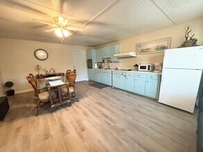 404 Norton St in Oak Island, NC - Building Photo - Building Photo