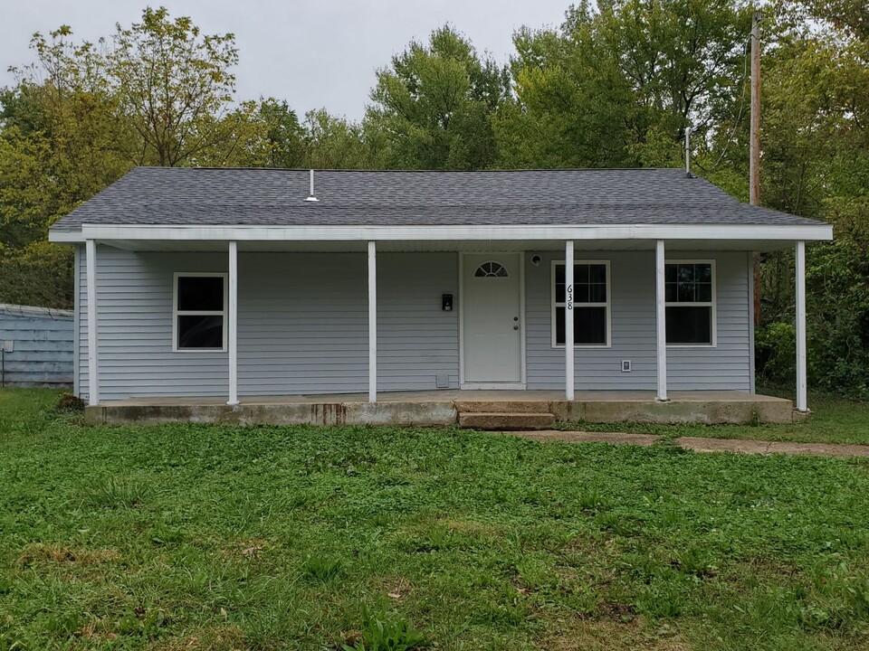 638 Bennett St in Lebanon, MO - Building Photo