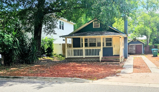 1606 Ridgewood Ave