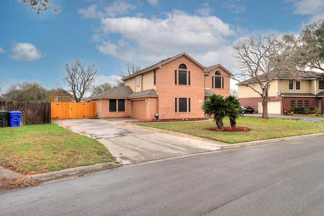 4249 Rapids Dr in Corpus Christi, TX - Building Photo
