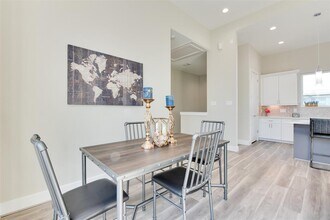 2915 Sherwood Grn Ln in Houston, TX - Building Photo - Building Photo