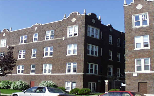 Lexington Apartments in Maywood, IL - Building Photo