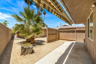 44510 San Carlos Ave in Palm Desert, CA - Building Photo - Building Photo