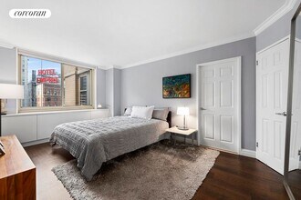 30 W 63rd St in New York, NY - Building Photo - Building Photo