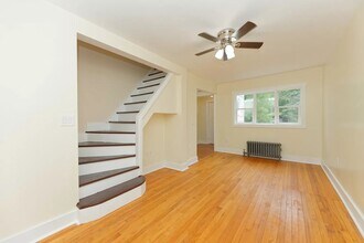 1153 S Country Club Dr in Schenectady, NY - Foto de edificio - Building Photo