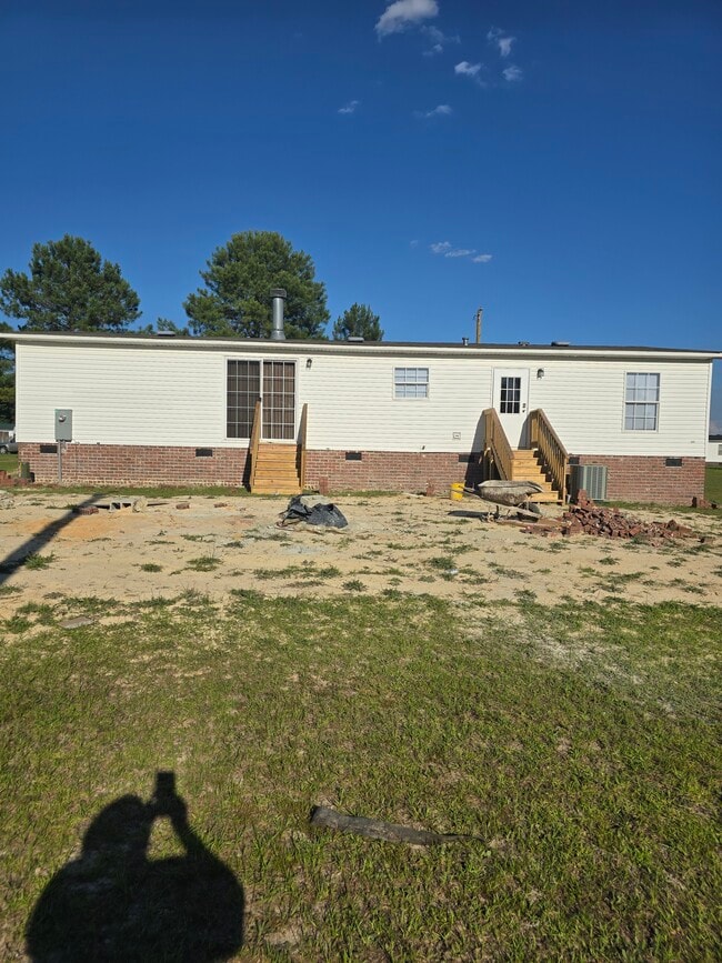 1269 Ira B Tart Rd in Dunn, NC - Building Photo - Building Photo