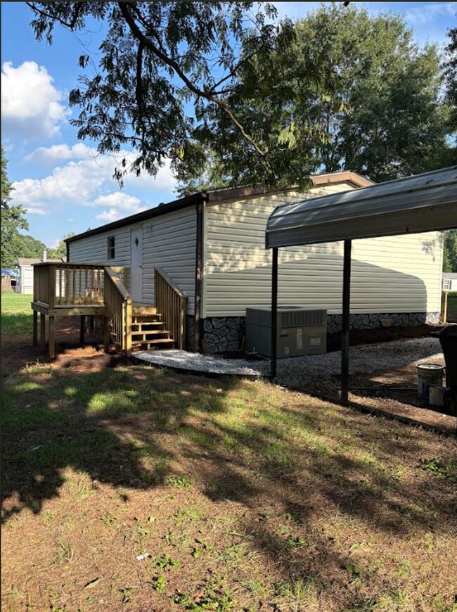 201 Campbell Lake Rd in Greer, SC - Building Photo - Building Photo