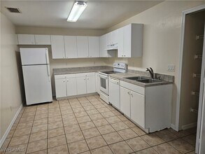 772 Eisenhower Blvd in Lehigh Acres, FL - Foto de edificio - Building Photo