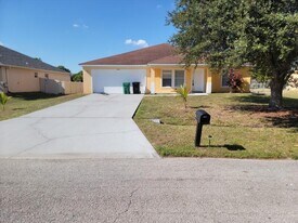 4232 SW Winslow St in Port St. Lucie, FL - Building Photo